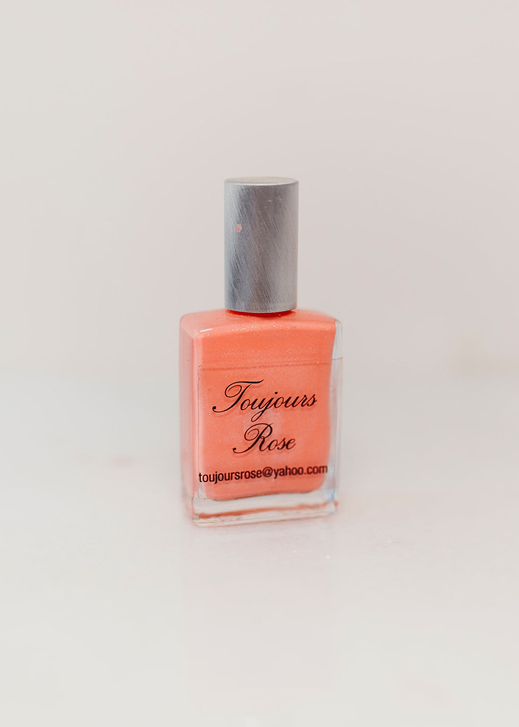 L'amour Toujours Rose™ Nail polish